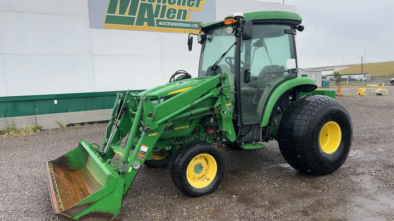 John Deere 4066R 4WD Tractor