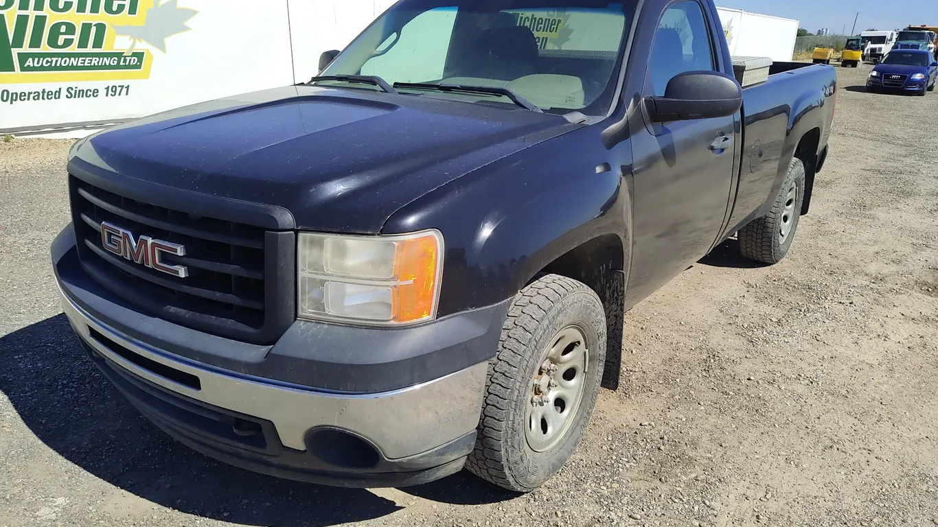 2012 GMC Sierra 1500 4x4 Work Truck 2dr Regular Cab 8 ft. LB