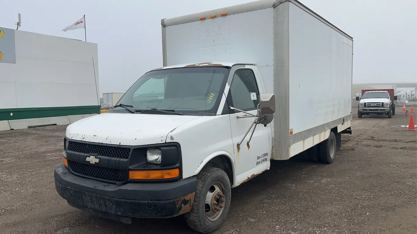 2003 Chevrolet Express S/A Cube Van