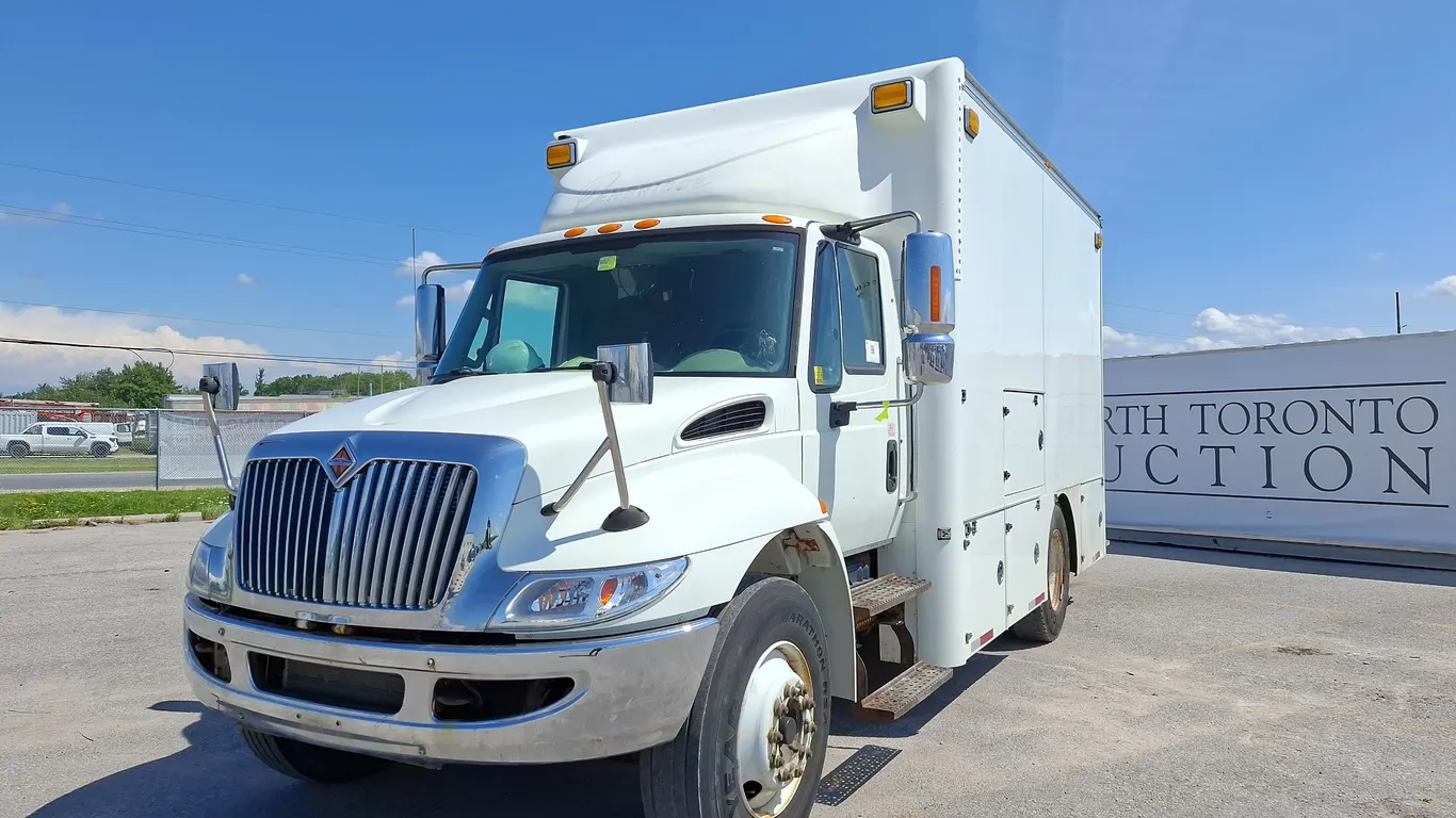 2015 International DuraStar 4300 S/A Service Truck
