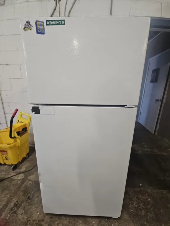 Hotpoint 14.6 CU Fridge/Freezer