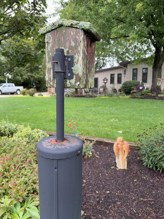 Birdhouse w/Baffle