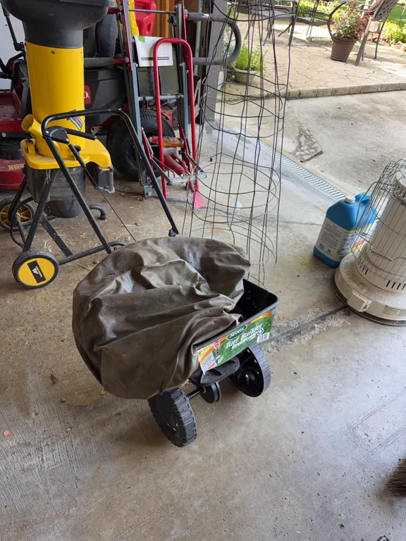 Spreader & Tree Bag