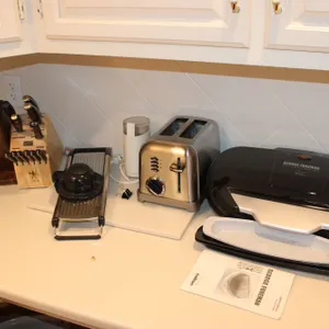 Small Kitchen Appliances & Knives