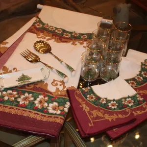 Christmas Glassware & Linens