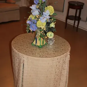 Floral Arrangement & Décor Table