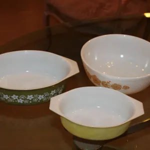 Pyrex Baking Dishes & Mixing Bowl