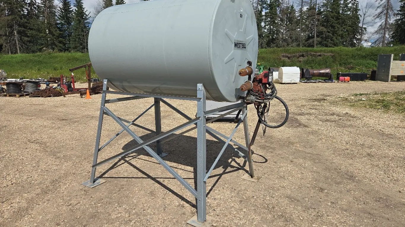Westeel 500 Gallon Fuel Tank with Fill Rite Pump and Hose Reel