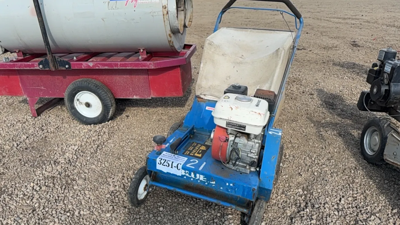 BLUEBIRD LAWN COMBER W/ HONDA ENGINE
