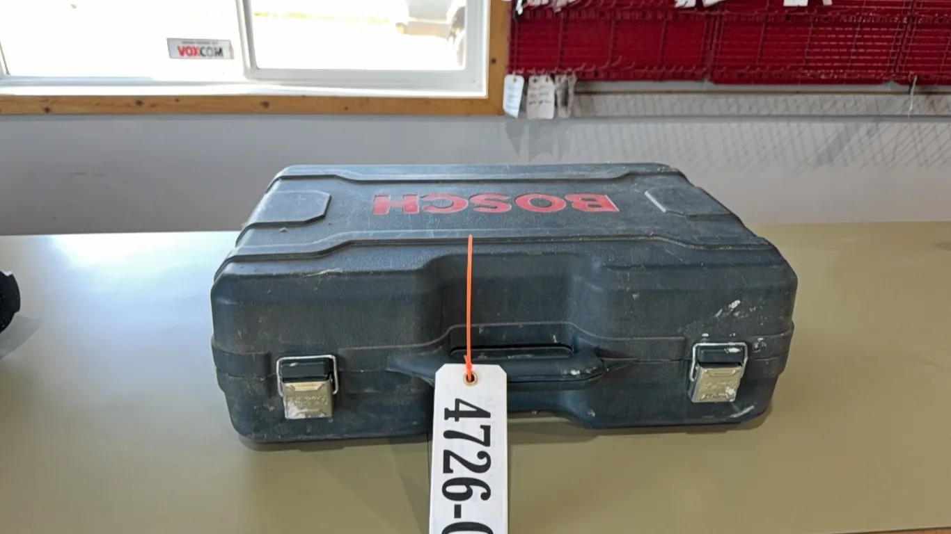 BOSCH ROUTER w/ PLUNGE BASE IN CASE - LOCATED IN SHOP
