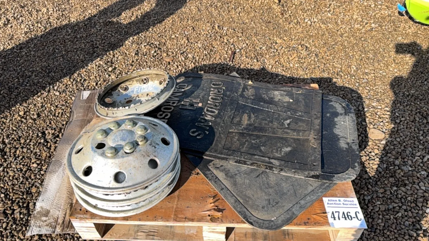 3 MUDFLAPS, 4-16" HUBCAPS