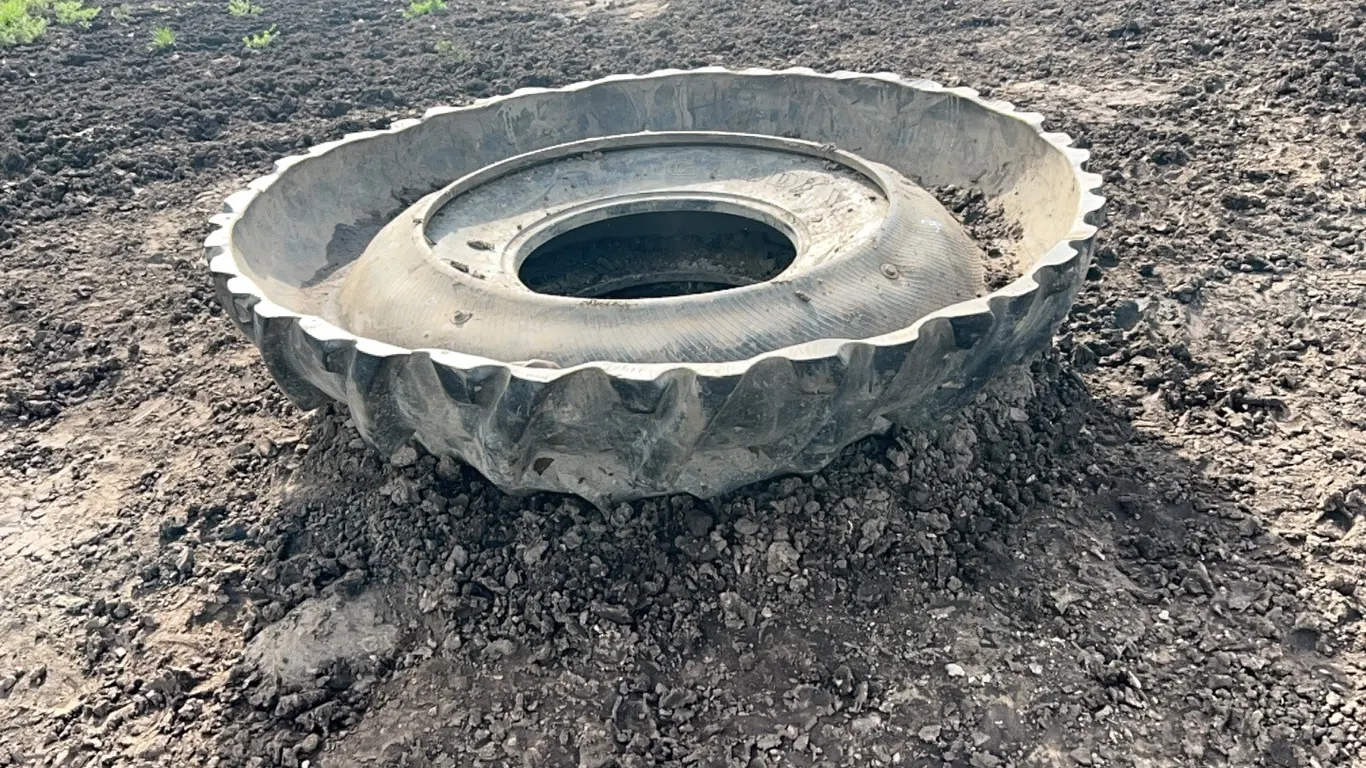 TIRE FEEDER