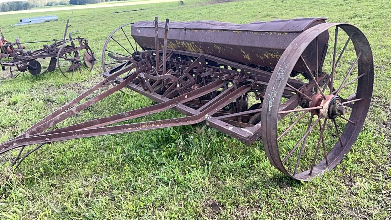 5'W VINTAGE END WHEEL DRILL