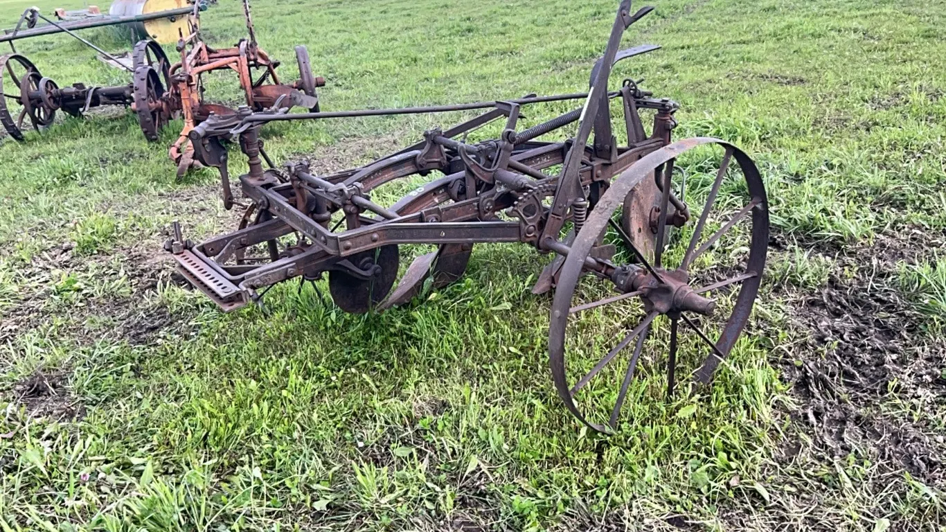 SULKY 2 BOTTOM PLOW