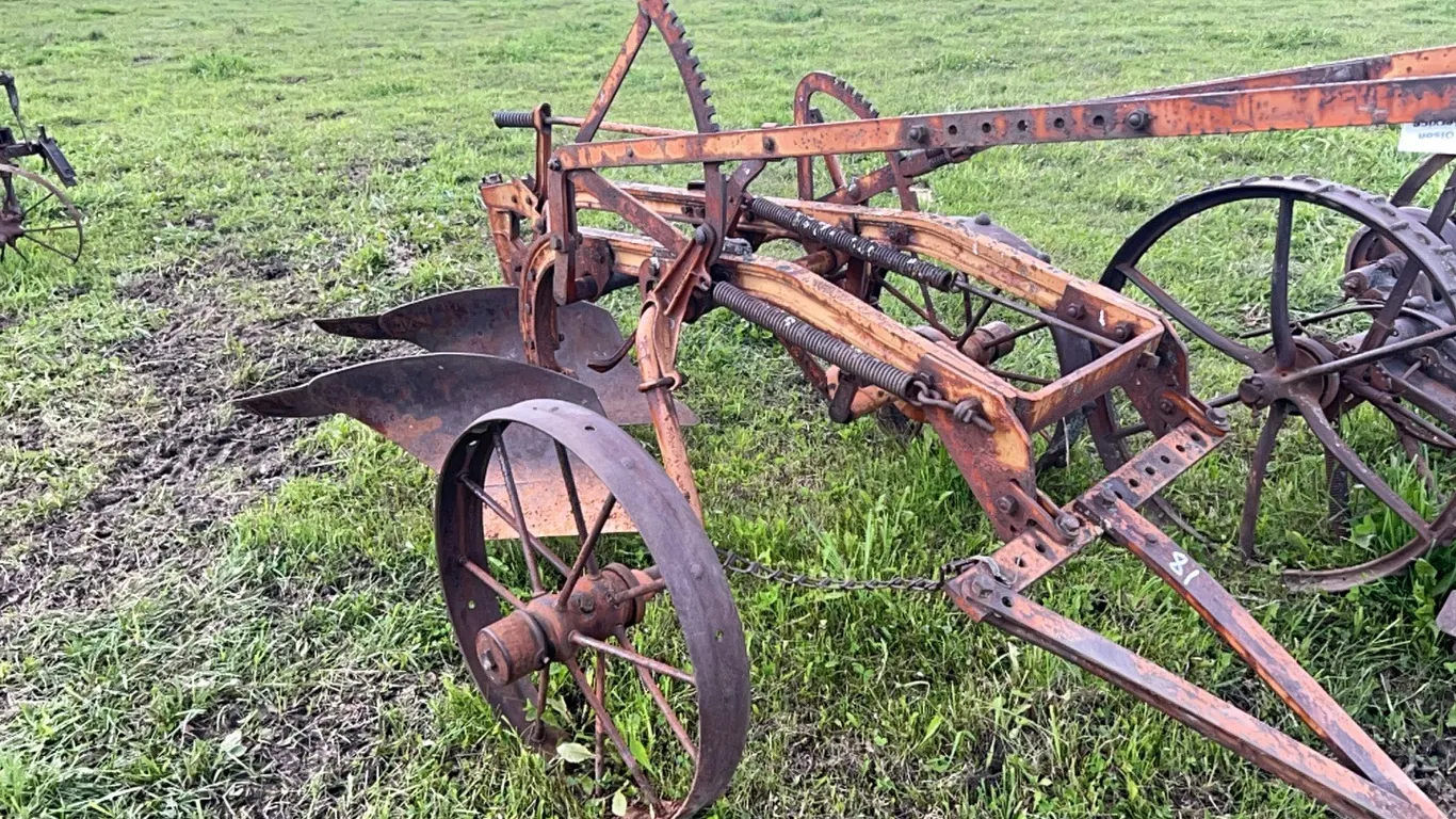 VINTAGE 2 BOTTOM PLOW