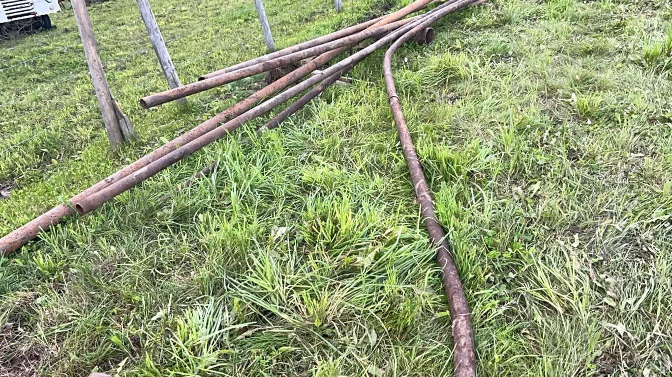 6 PCS OF PIPE 20'L & BETTER
