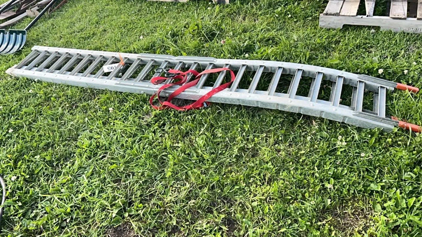 SET OF 8' FOLDING QUAD RAMPS
