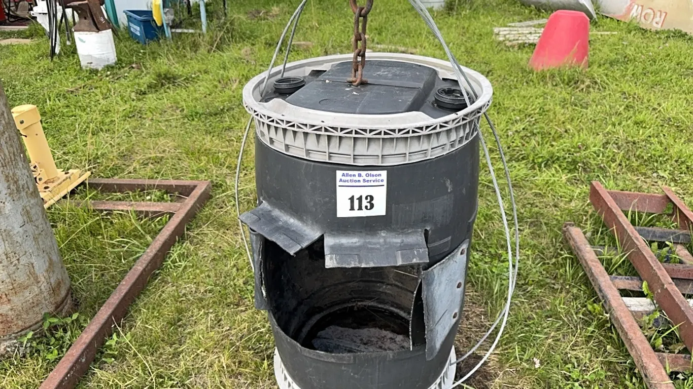 HOMEMADE HANGING MINERAL FEEDER
