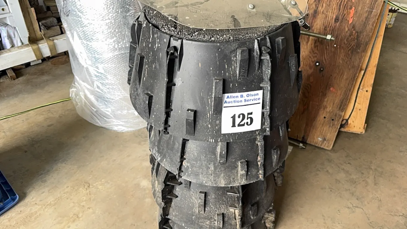WATER WHEELS TO FIT HONDA 400 & HARDWARE & A SMALL WINDSHIELD