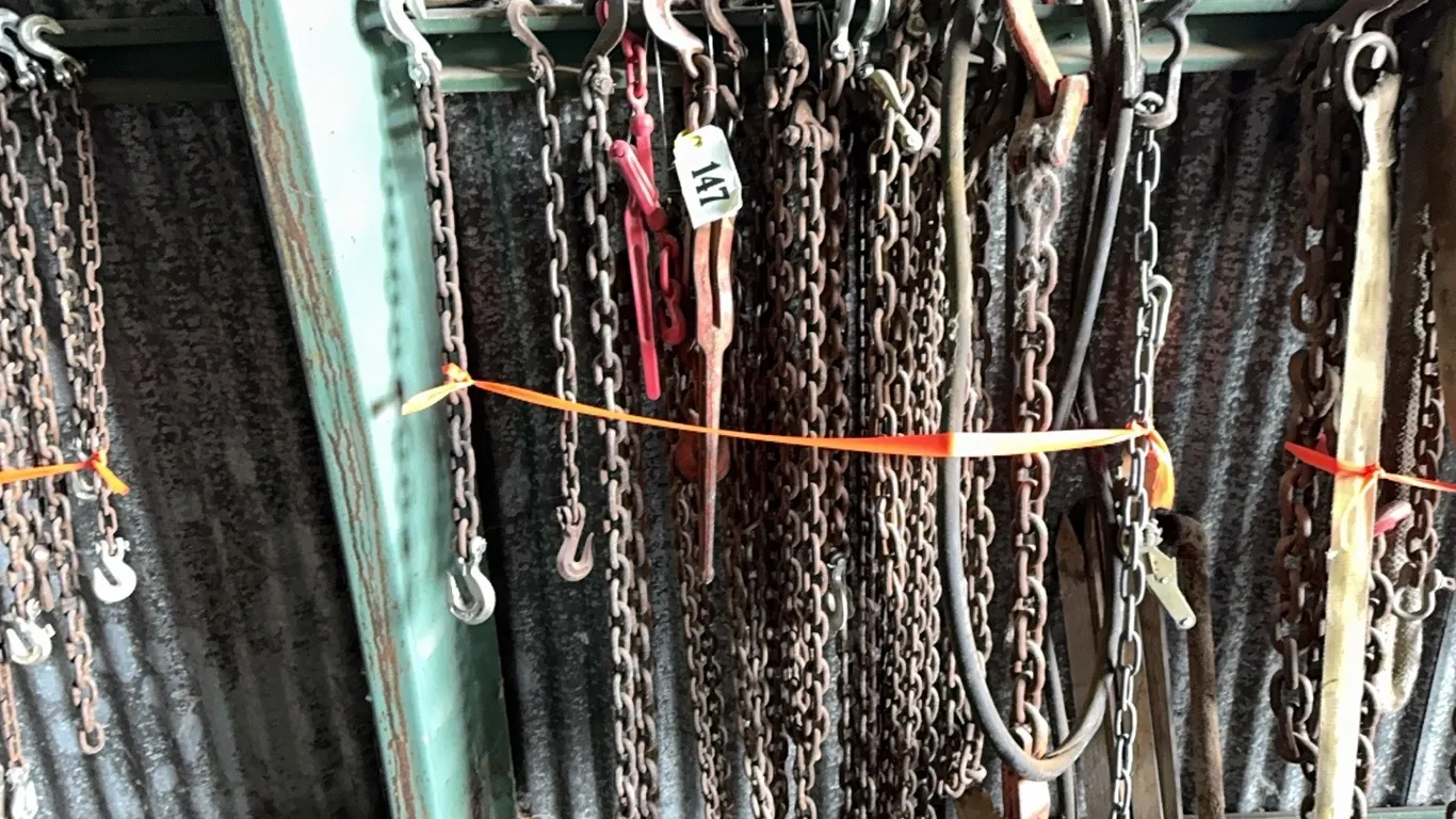ASSORT CHAINS w/ HOOKS & BOOMERS - ENCASED IN RIBBON BUNDLE