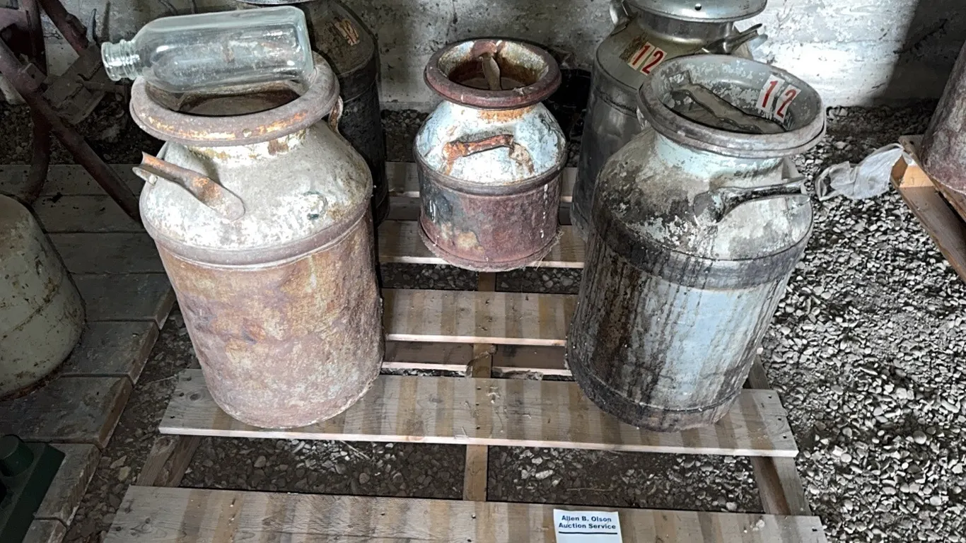 5 - ASSORT CREAM CANS & MILK BOTTLE