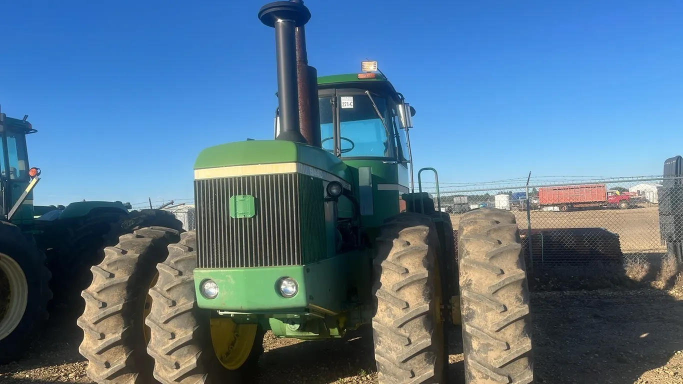 JD 8440 4WD TRACTOR - s/n 8440H055219RW