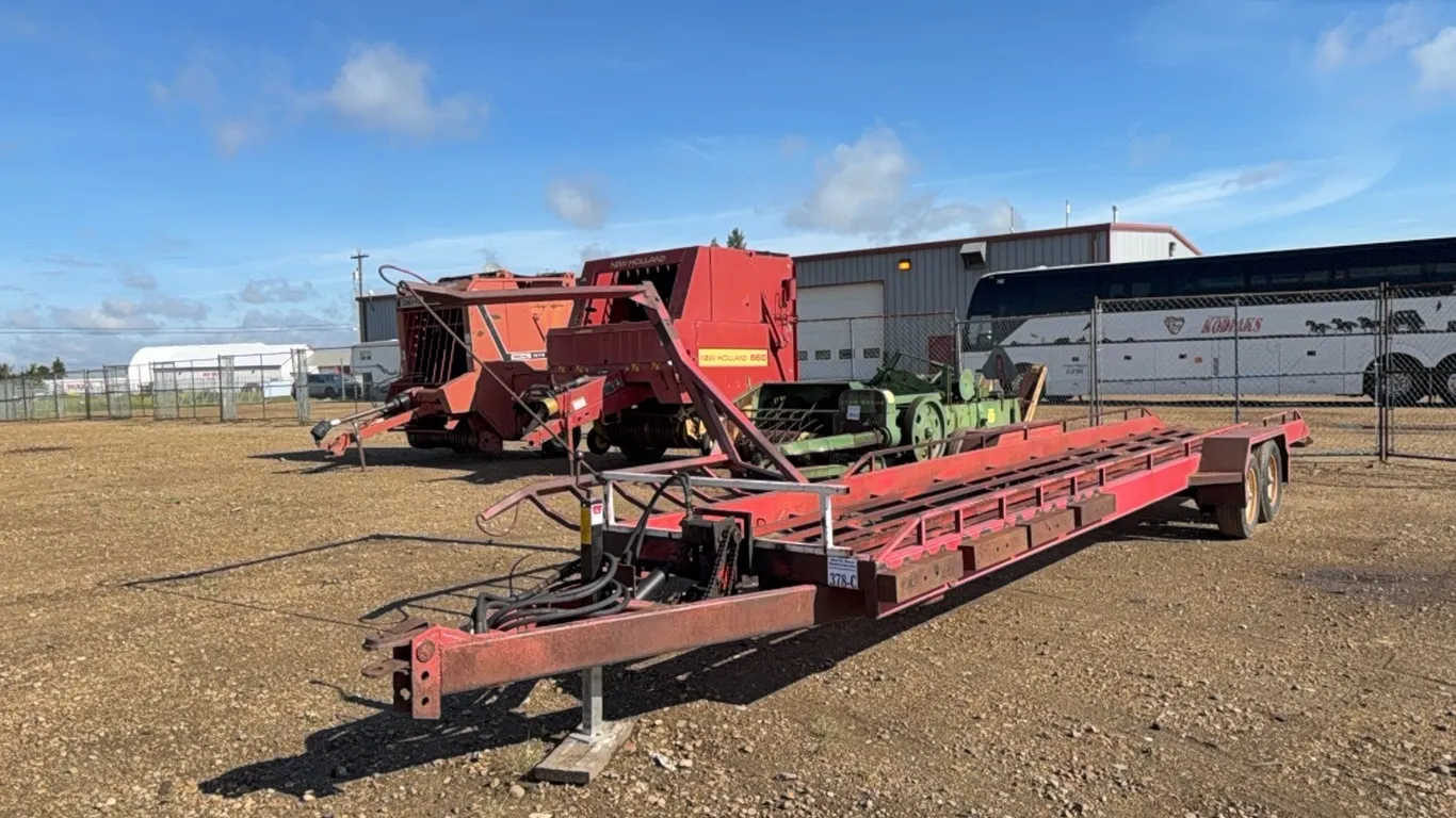 UNIVISION 6 BALE T/A RD BALE MOVER - s/n K1976916R3
