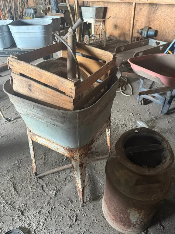Wash tub on stand, cream can