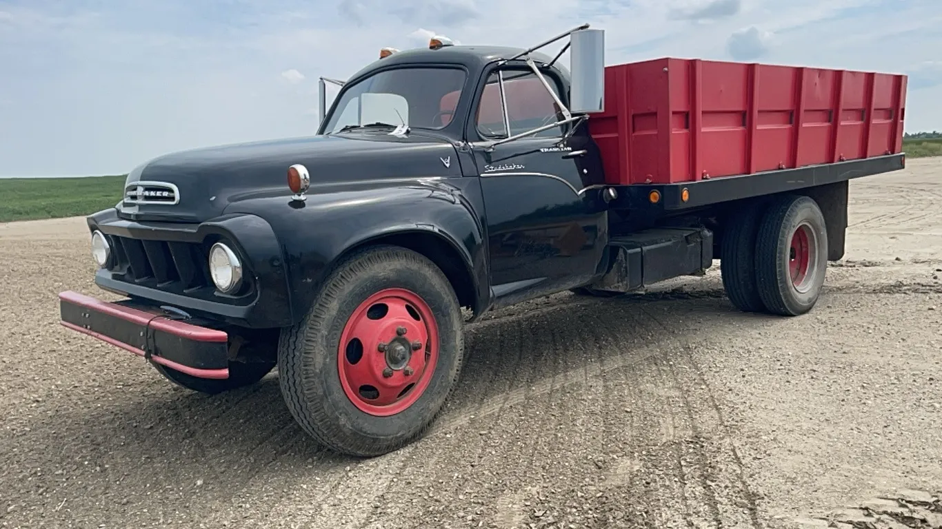 ID 4700 1955 Studebaker Grain Truck