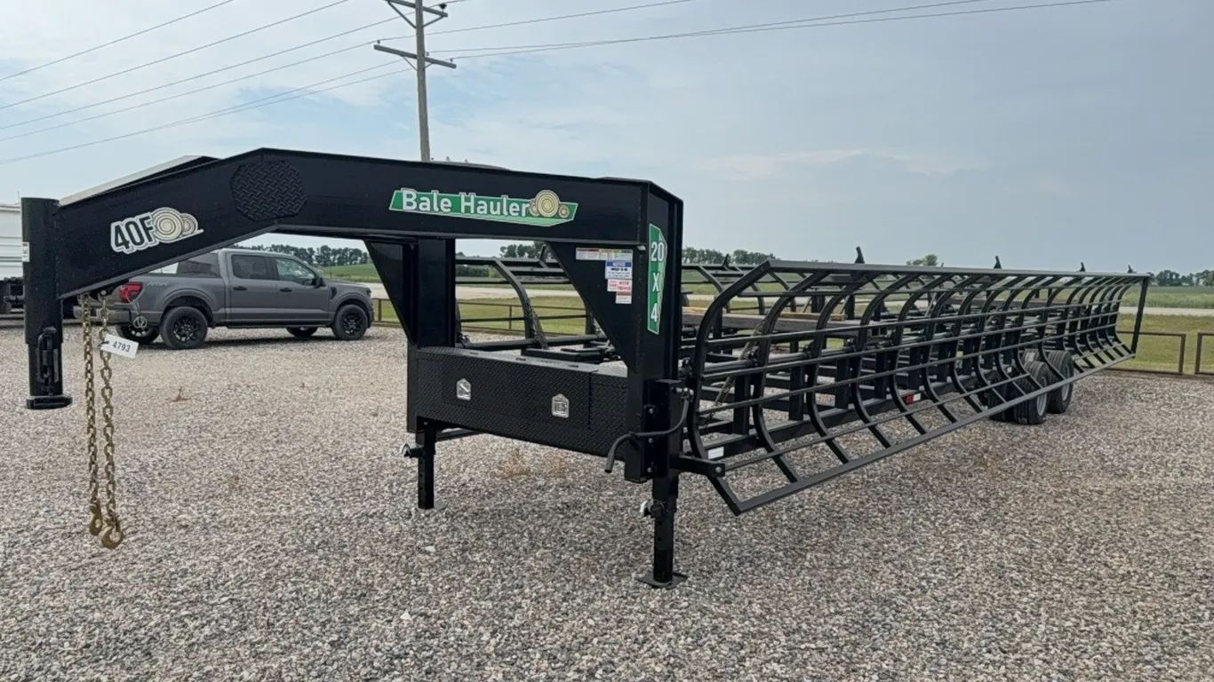 ID 4793 IA 40F Bale Hauler