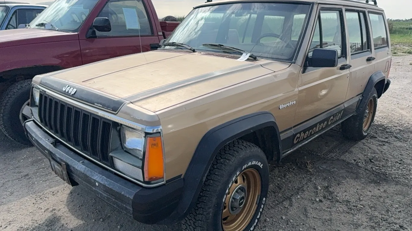ID 4783 1984 Jeep Cherokee