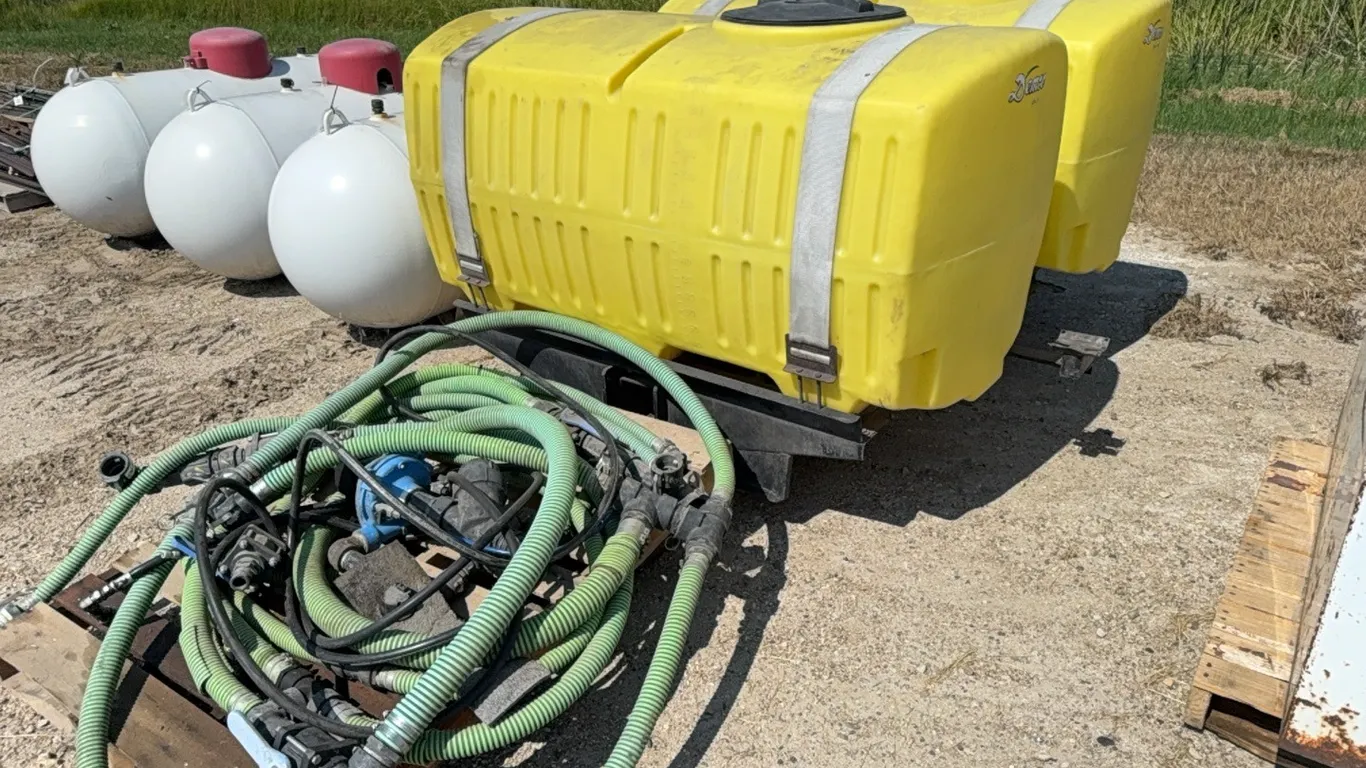 ID 4807 Demco (2) 300gal