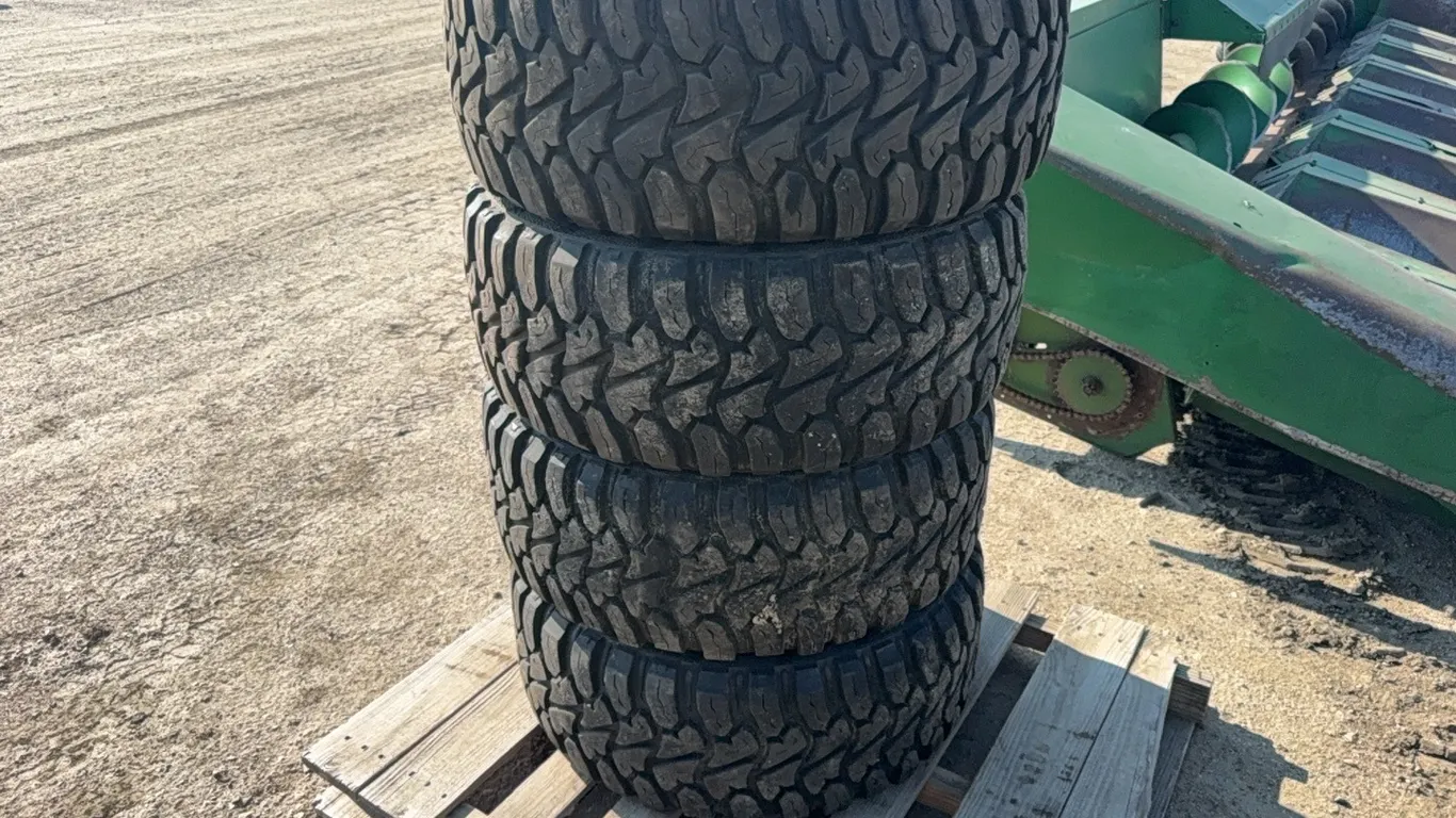 ID 4847 Nexan Roadian MTX (4)
