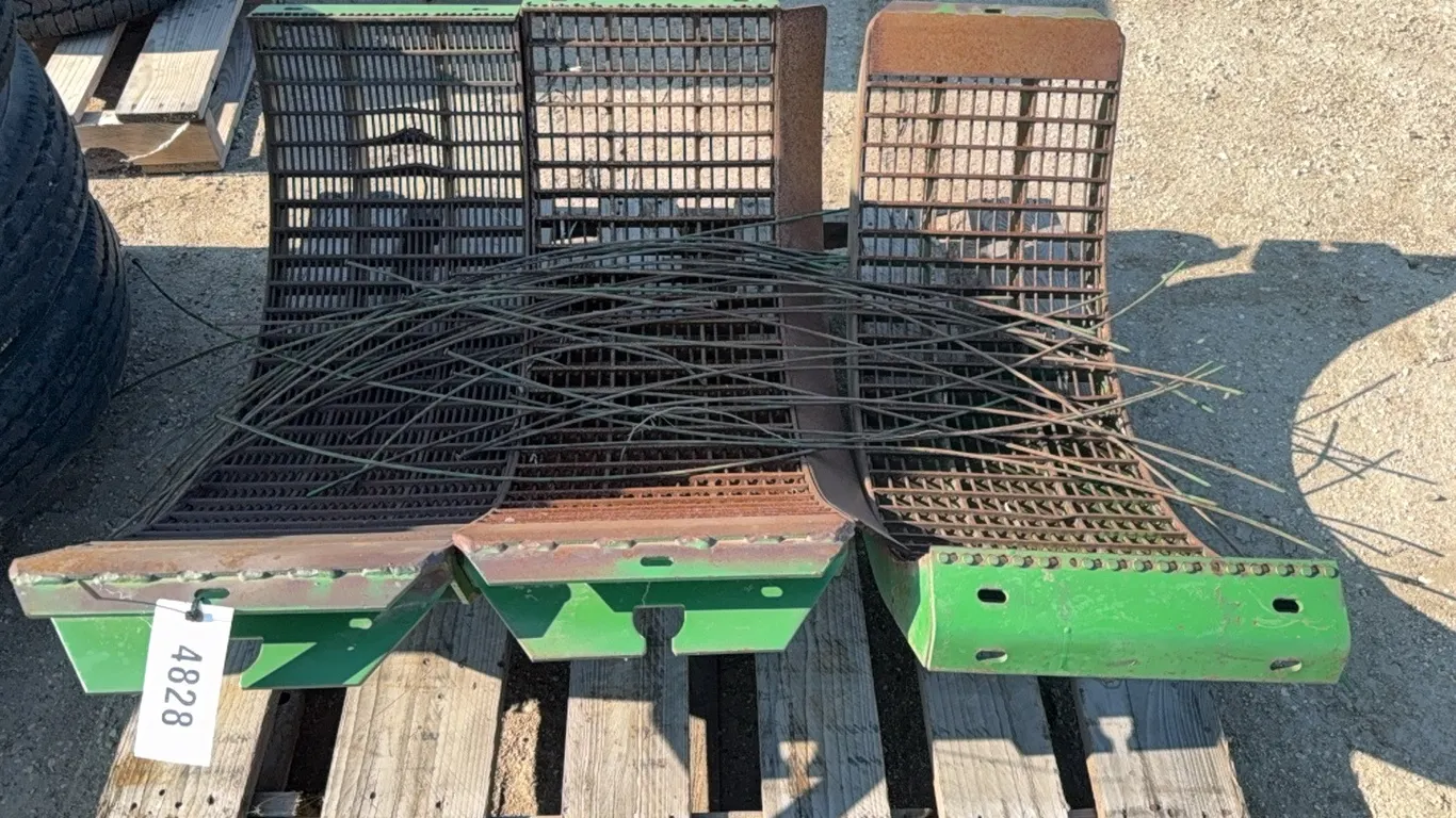 ID 4828 John Deere Small Wire Concave