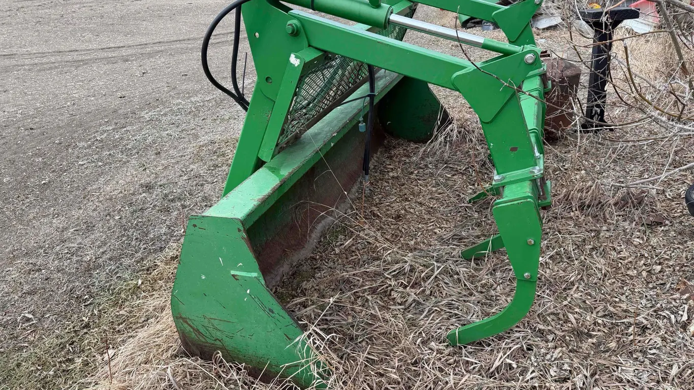 John Deere Bucket with Grapple