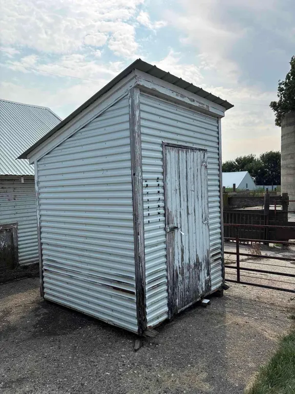 6’x6’ Portable Feed Shed