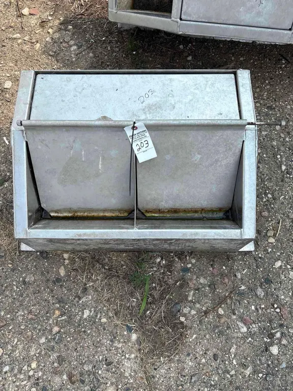 2 Hole Smidley Stainless Hog Water