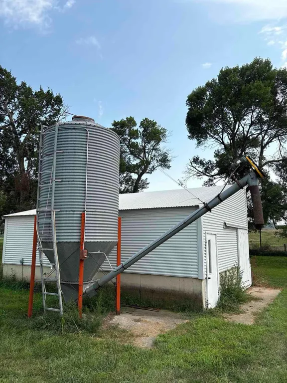 8 Ton Bulk Bin/Auger