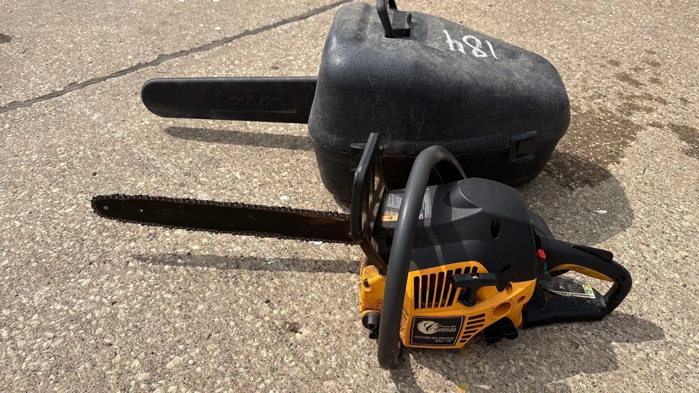 Poulan Classic 42cc Chainsaw w/ Case