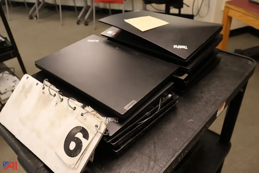 (9) Lenovo Thinkpads