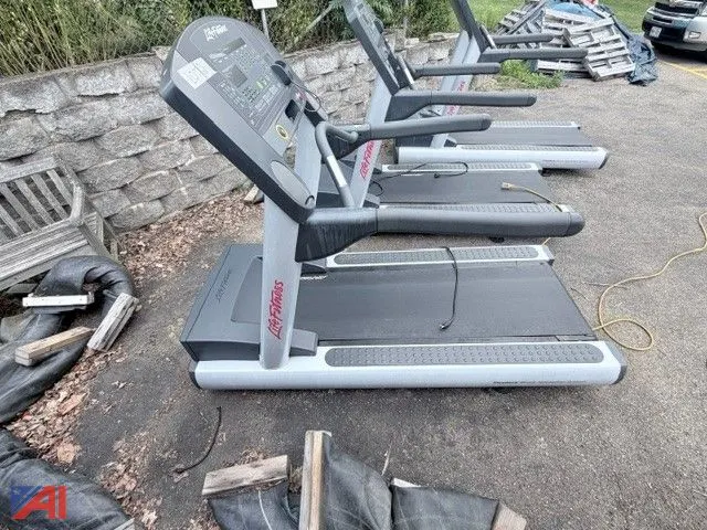 (1) Life Fitness Commercial Treadmill