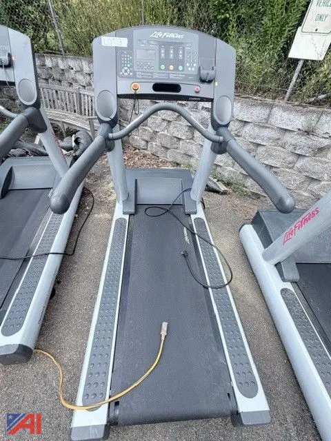 (1) Life Fitness Commercial Treadmill