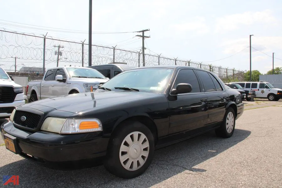 2011 Ford Crown Victoria 4DSD/Police Interceptor