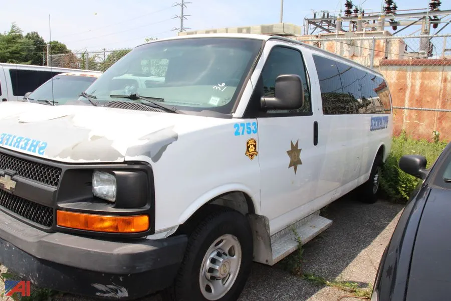2010 Chevrolet Express LS3500 Van