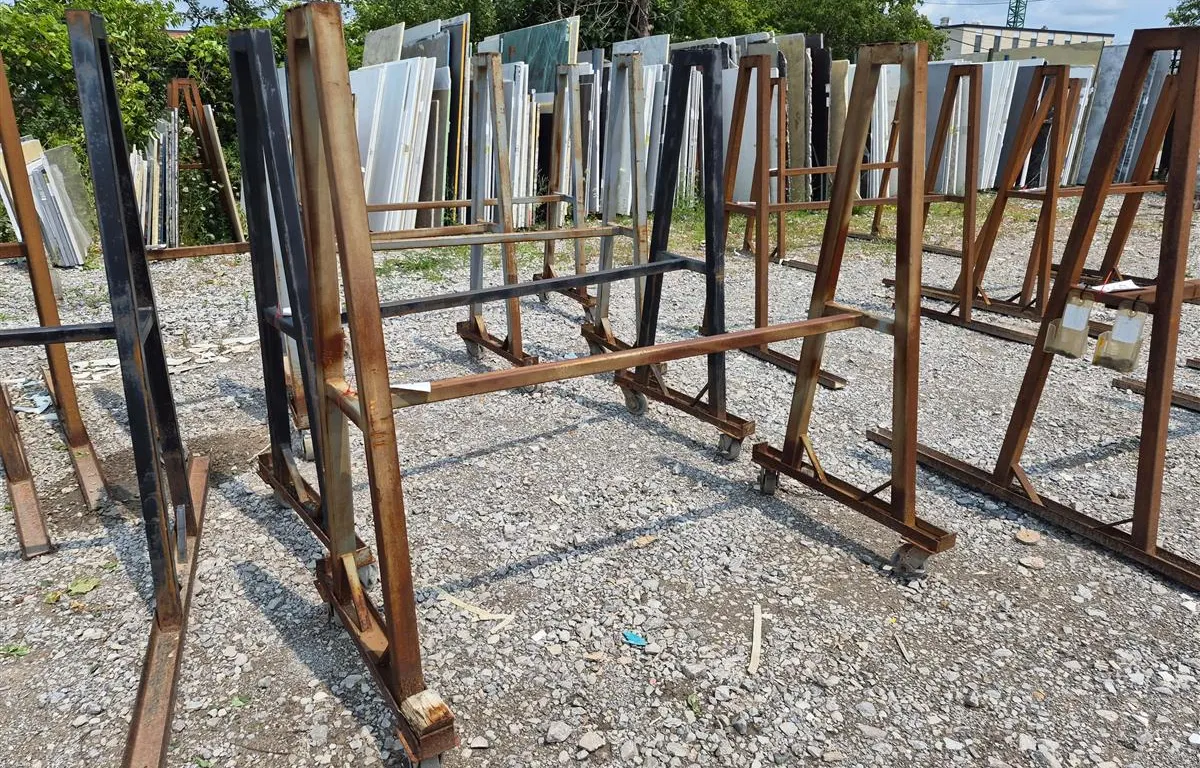 Assorted Mobile A-Frame Stone Slab Rack
UNRESERVED