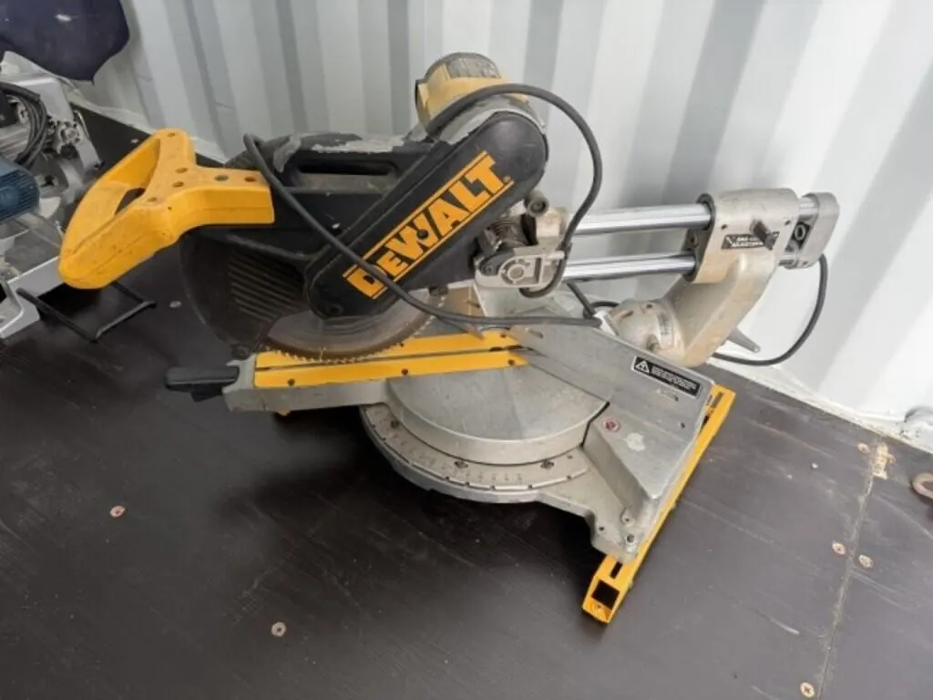Dewalt DW708 12" Sliding Compound Miter Saw