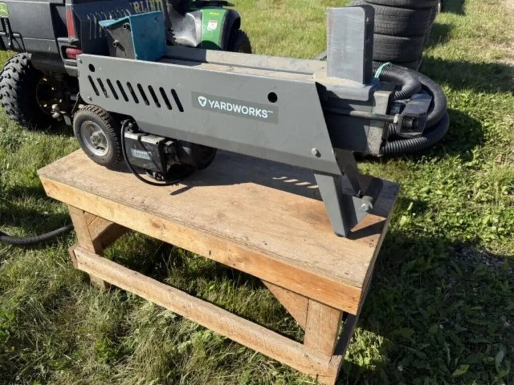 Yardworks Electric 9 Ton Log Splitter on Stand