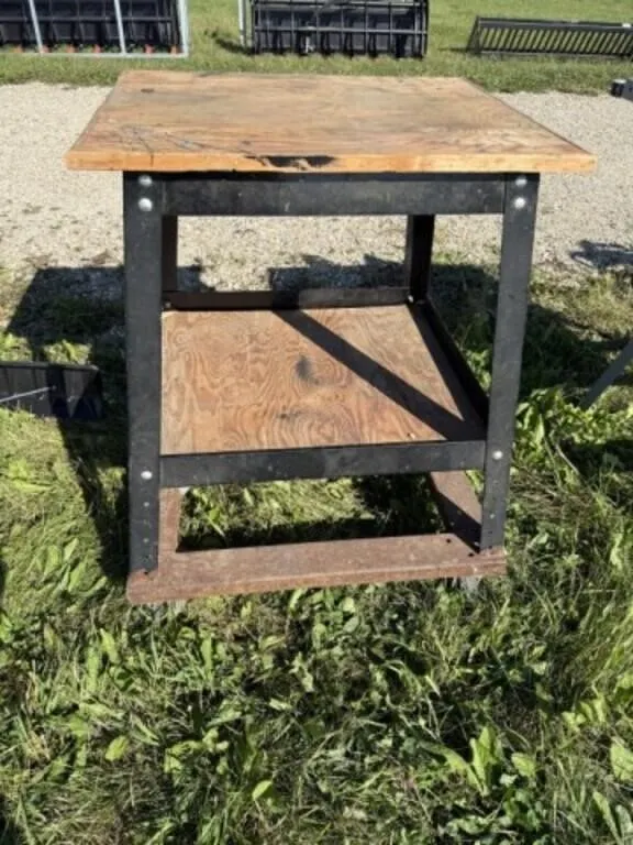 Shop Stand