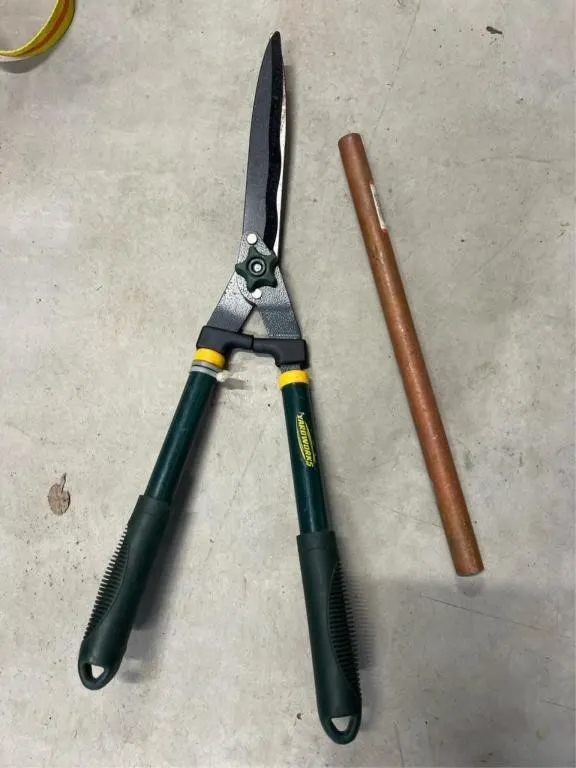 3/4in x 15.5in Copper pipe and 22in shears
