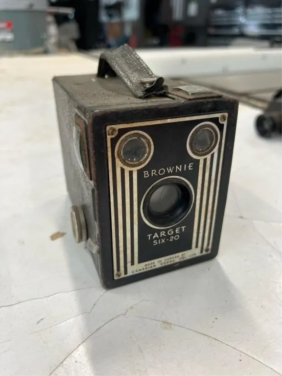 Vintage brownie target six-20 camera - as is